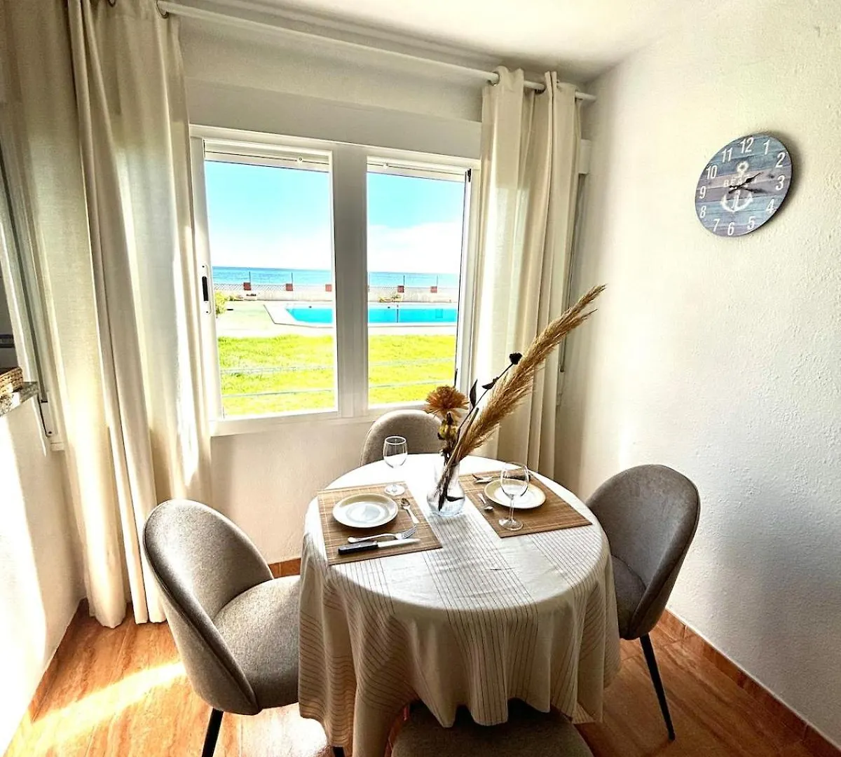 Apartamento En Primera Linea De Playa Roquetas de Mar Spanje