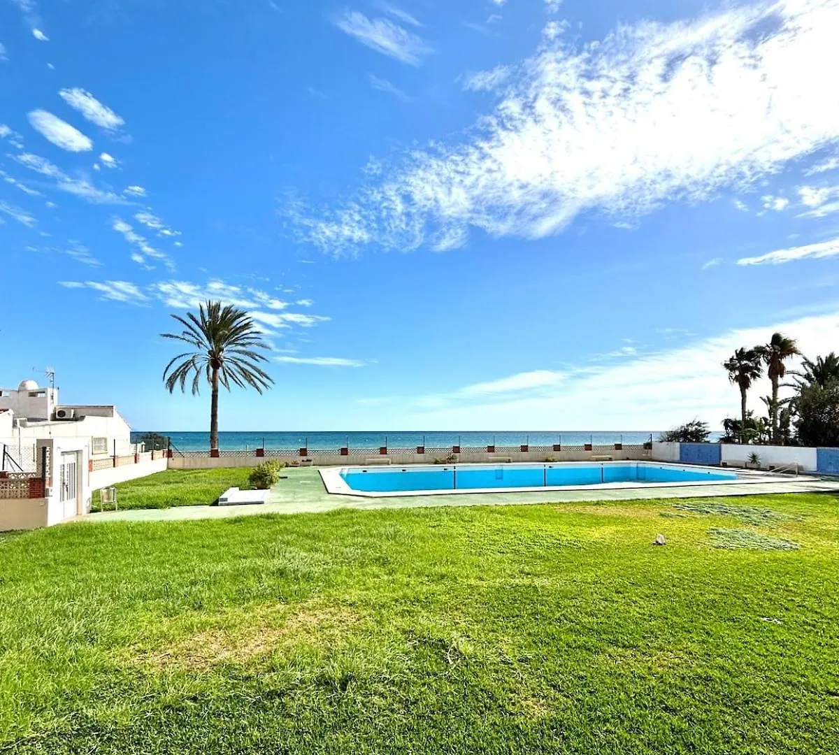 Apartamento En Primera Linea De Playa Roquetas de Mar